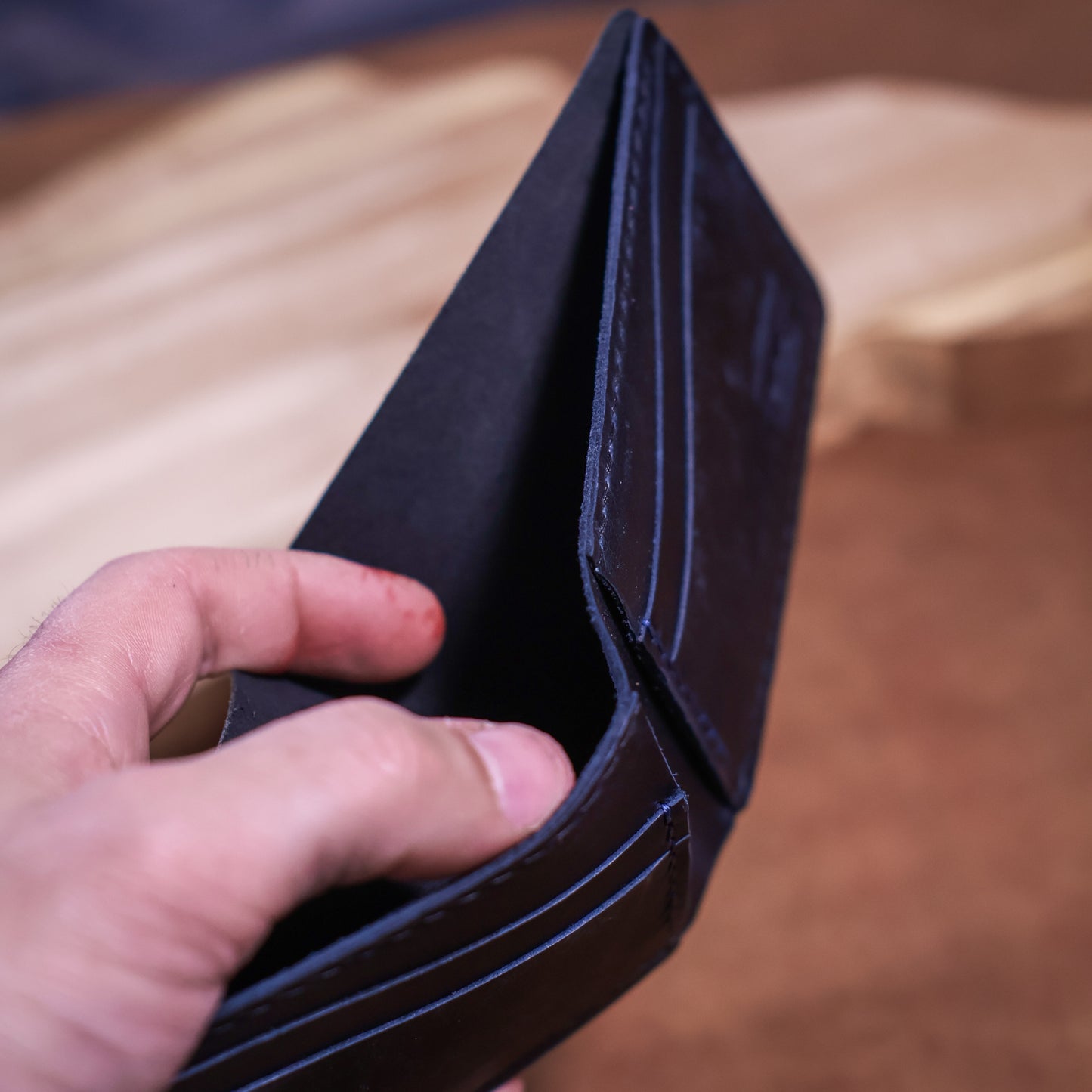 6 Pocket Bi-Fold - Black/Navy