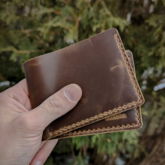 6 Pocket Bi-Fold - Walnut Pullup